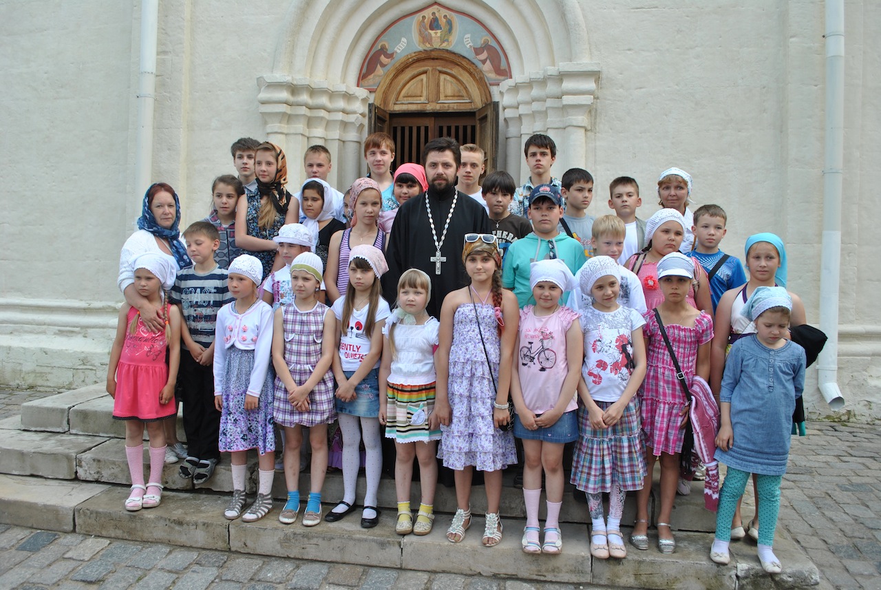 паломническая поездка детей учащихся в максатихинской Воскресной школе в Сергиев Посад